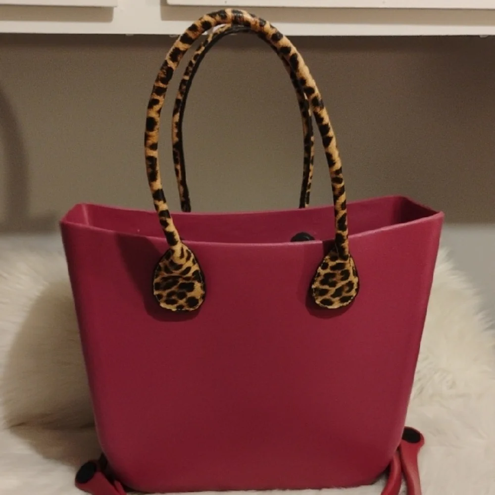 SALE! Versa Vibrant Pink Tote Leopard Print Exchangeable Straps